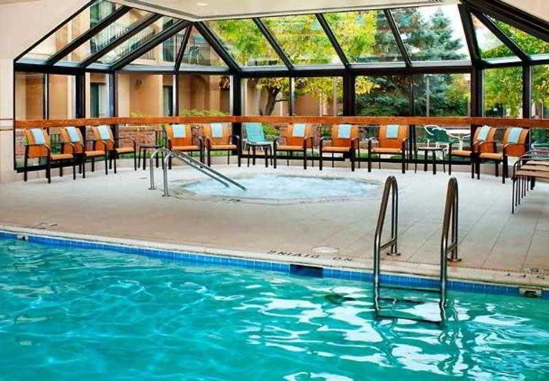 Hotel Courtyard Toledo Airport Holland Exterior foto